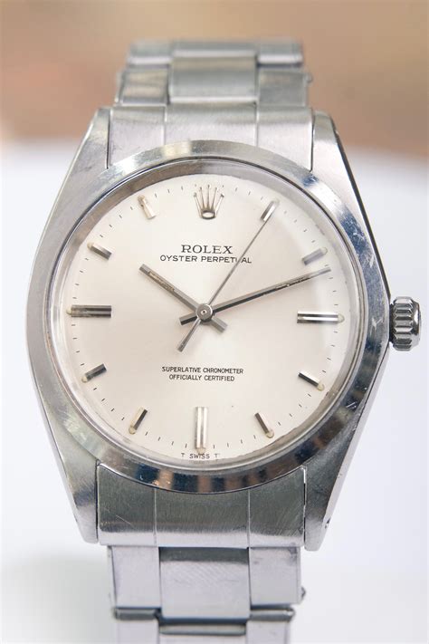 Rolex Oyster Perpetual Buyer's Guide .